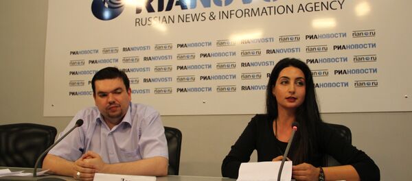 Лана Адамян и Александр Беженцев на пресс-конференции - Sputnik Грузия