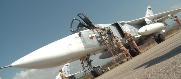 Авиатехники на аэродроме в Сирии проверили Су-34 и Су-24M перед вылетом Авиатехники на аэродроме в Сирии проверили Су-34 и Су-24M перед вылетом - Sputnik საქართველო