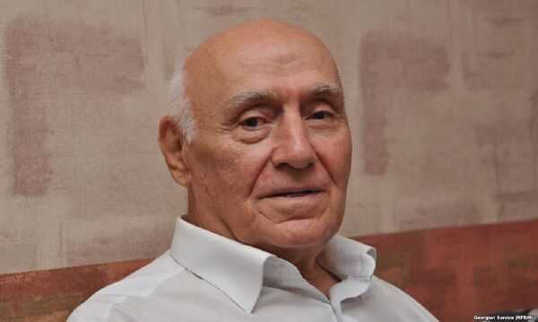 ვიღაცამ „ფორო იტალიკოს“ გადაუფრინა – რობერტ შავლაყაძე გარდაიცვალა ვიღაცამ „ფორო იტალიკოს“ გადაუფრინა – რობერტ შავლაყაძე გარდაიცვალა - Sputnik საქართველო