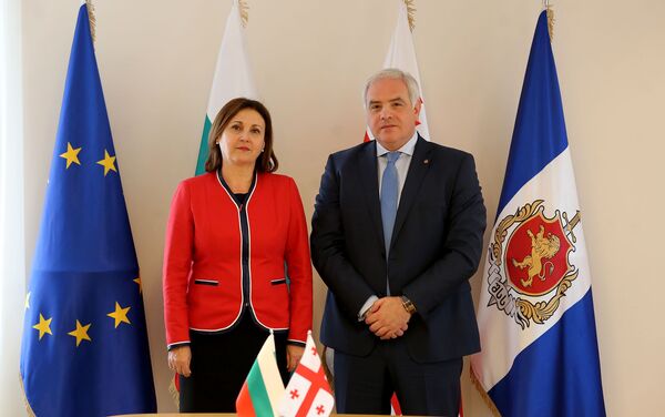Глава МВД Грузии Георгий Мгебришвили и министр внутренних дел Болгарии Румяна Бачварова - Sputnik Грузия