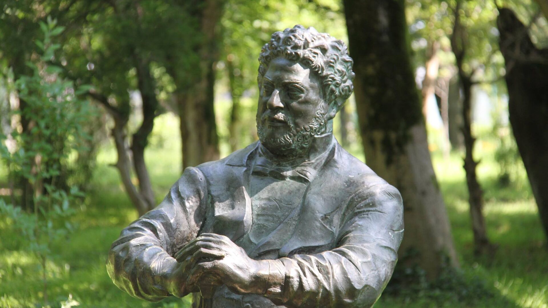 Памятник Александру Дюма в Поти - Sputnik Грузия, 1920, 03.04.2021