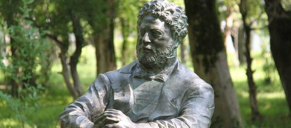 ალექსანდე დიუმას ძეგლი ფოთში. ალექსანდე დიუმას ძეგლი ფოთში. - Sputnik საქართველო