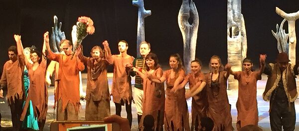 Тбилисский театр им Грибоедова принимает поздравления с юбилеем - Sputnik Грузия