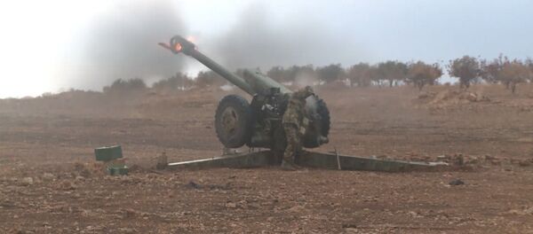 Сирийская армия нанесла артиллерийские удары по боевикам. Кадры боя - Sputnik Грузия