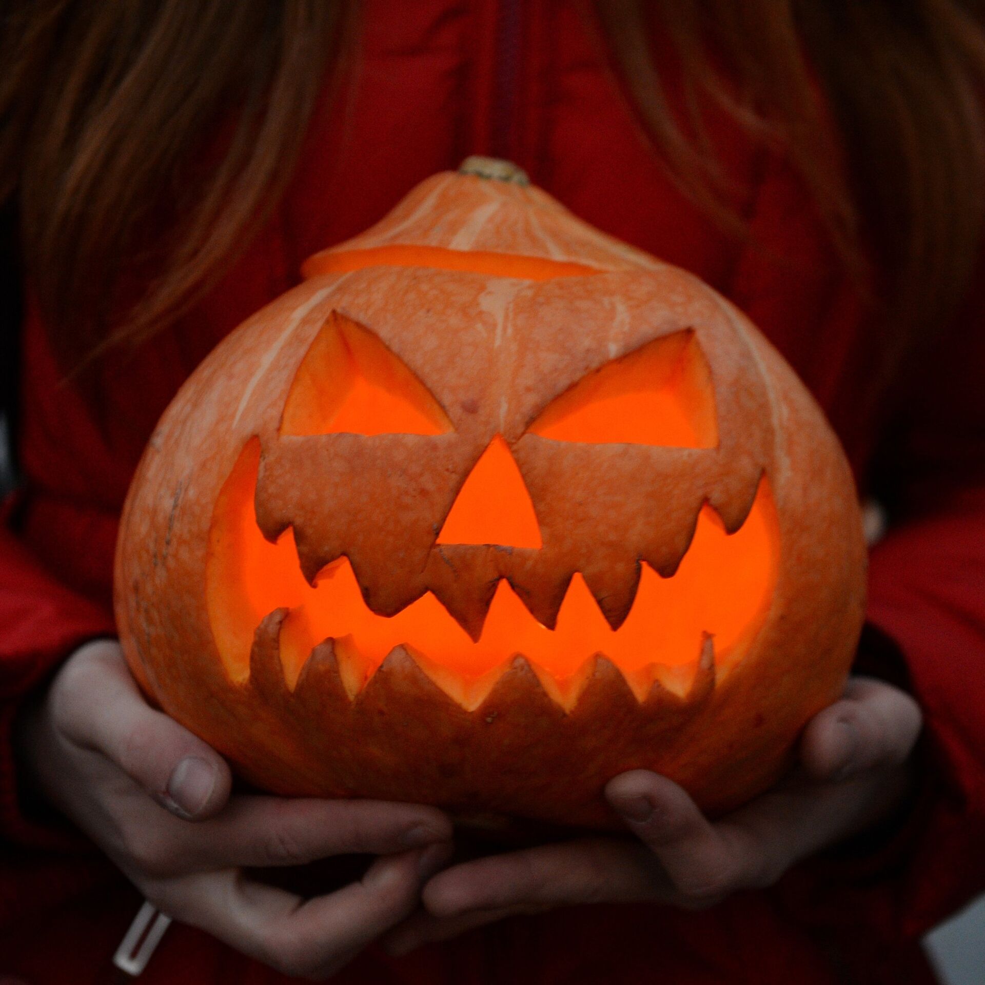 Как вырезать тыкву на Хэллоуин: пошаговая инструкция