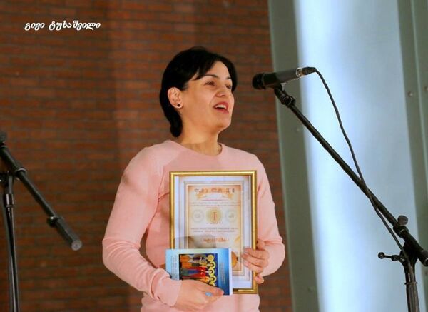 ლიტერატურული კონკურსის გამარჯვებული ნინო ქადაგიძე ლიტერატურული კონკურსის გამარჯვებული ნინო ქადაგიძე - Sputnik საქართველო