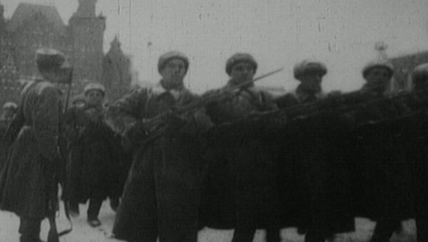 С парада на Красной площади – на передовую. Съемки 7 ноября 1941 года - Sputnik Грузия