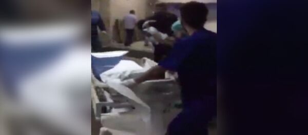 ბეირუთში ტერაქტის თვითმხილველებმა დაზარალებულები საავადმყოფოში ხელში აყვანილი მიიყვანეს ბეირუთში ტერაქტის თვითმხილველებმა დაზარალებულები საავადმყოფოში ხელში აყვანილი მიიყვანეს - Sputnik საქართველო