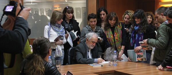 მკითხველთა კლუბმა საჯაროდ წარმოადგინა გელა ჩარკვიანის წიგნები მკითხველთა კლუბმა საჯაროდ წარმოადგინა გელა ჩარკვიანის წიგნები - Sputnik საქართველო