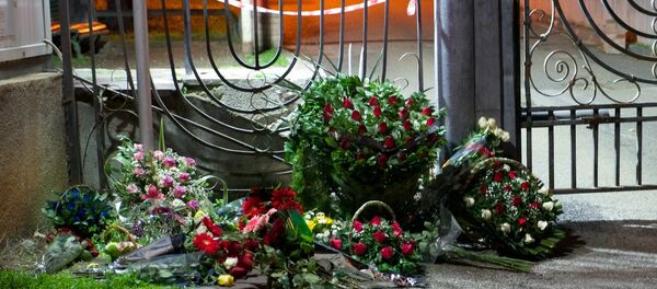 цветы у посольства Франции в Грузии цветы у посольства Франции в Грузии - Sputnik Грузия