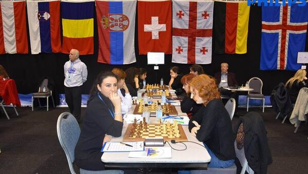 Женская сборная Грузии по шахматам лидирует вместе с РФ на командном ЧЕ - Sputnik Грузия