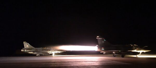 საფრანგეთის სამხედრო–საჰაერო ძალების გამანადგურებლები ტერაქტის შემდეგ ისის–ს უტევენ - Sputnik საქართველო