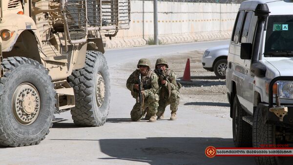 Грузинские военные снабдили афганских коллег топливом и водой - Sputnik Грузия