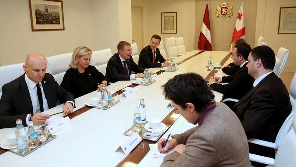 Встреча министр иностранных дел Латвии Эдгарса Ринкевичса с премьер-министром Грузии Ираклием Гарибашвили - Sputnik Грузия