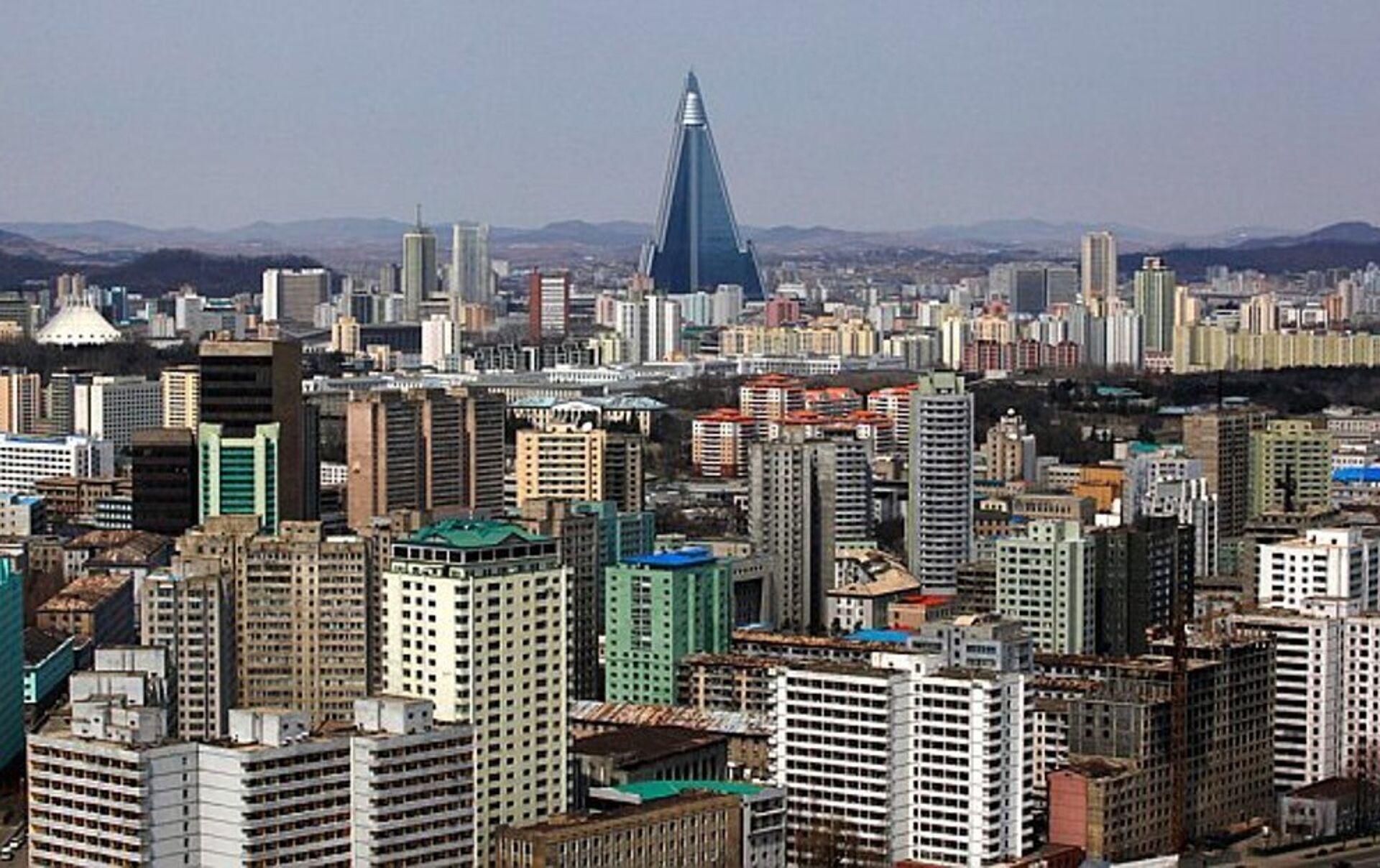 Столица северной кореи название столицы. Северная Корея Пхеньян. Северная Корея столица Пхеньян. КНДР Пхеньян. Пхеньян высотки.