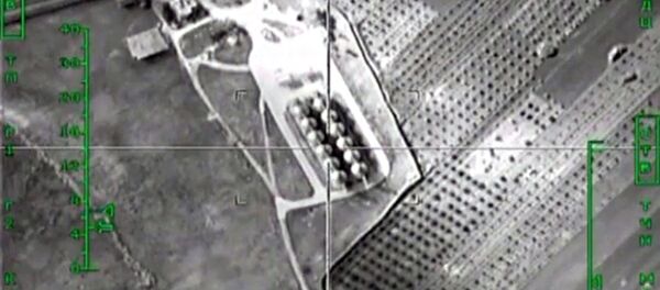 Нанесение авиаудара ВКС России по нефтехранилищам террористов в Сирии - Sputnik Грузия