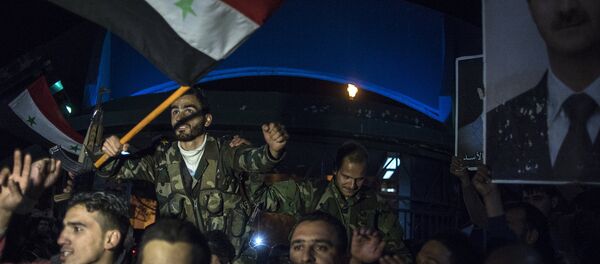 Встреча военных после двухлетней блокады на авиабазе в Сирии - Sputnik Грузия