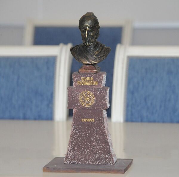 Эскизный проект памятника Шота Руставели в Санкт-Петербурге Эскизный проект памятника Шота Руставели в Санкт-Петербурге - Sputnik Грузия