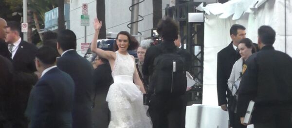 ფანები ყვირილით ეგებებოდნენ ვარსკვლავური ომების მსახიობების ლოს–ანჟელესში ფანები ყვირილით ეგებებოდნენ ვარსკვლავური ომების მსახიობების ლოს–ანჟელესში - Sputnik საქართველო