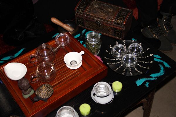 Сервировка чайного столика, согласно традициям Китая. - Sputnik Грузия