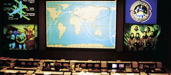 В Центре управления полетами В Центре управления полетами - Sputnik Грузия