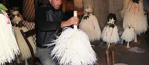 ჩიჩილაკი - საახალწლო ნაძვის ხე ქართულად ჩიჩილაკი - საახალწლო ნაძვის ხე ქართულად - Sputnik საქართველო