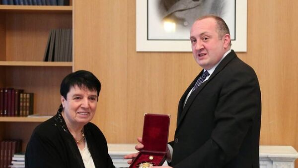Президент Грузии наградил Нону Гаприндшвили Орденом Сияния - Sputnik Грузия