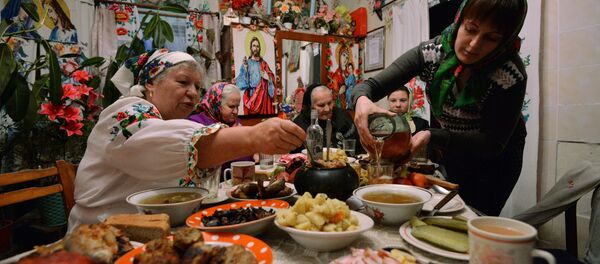 Празднование Рождества в деревне Погост - Sputnik Грузия