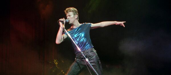 Дэвид Боуи выступает на концерте - Sputnik Грузия