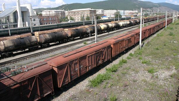 Грузовой железнодорожный состав, архивное фото - Sputnik Грузия