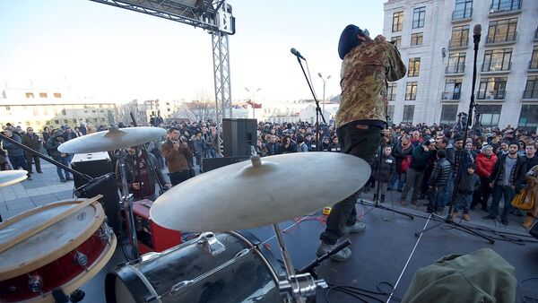 Грузинские музыканты превратили политическую акцию в концерт - Sputnik Грузия