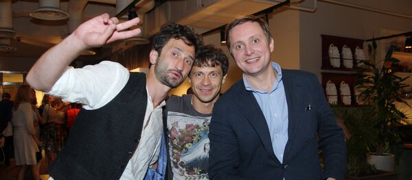 Актеры Михаил Месхи, Павел Деревянко и Артем Михалков (слева направо) Актеры Михаил Месхи, Павел Деревянко и Артем Михалков (слева направо) - Sputnik Грузия