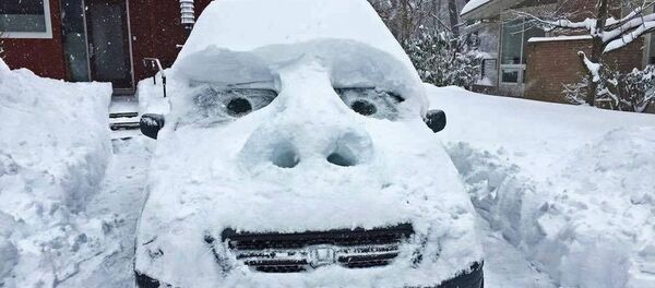 Машина в снегу - Sputnik Грузия