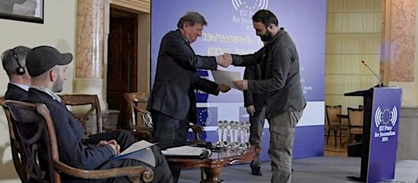 ქართველ ჟურნალისტებს ევროკავშირის წარმომადგენლებმა პრემიები გადასცეს - Sputnik საქართველო