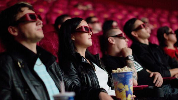 Зрители сидят в кинотеатре - Sputnik Грузия