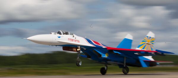 Самолет Су-27 пилотажной группы Русские Витязи - Sputnik Грузия