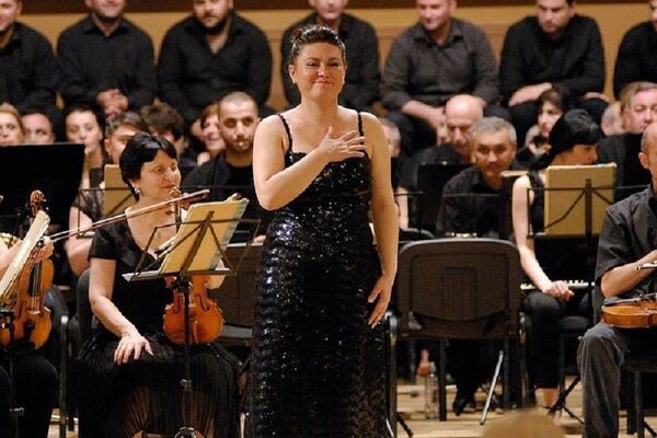 Нини Чачуа, исполнительница роли Марихи Нини Чачуа, исполнительница роли Марихи - Sputnik Грузия