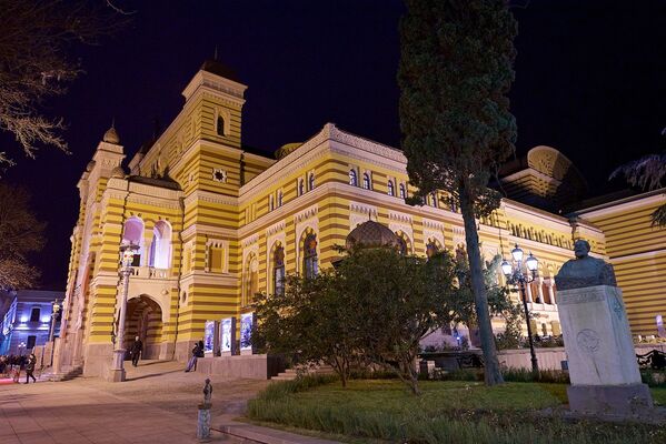 Так теперь выглядит Тбилисский театр оперы и балета после реставрации. - Sputnik Грузия