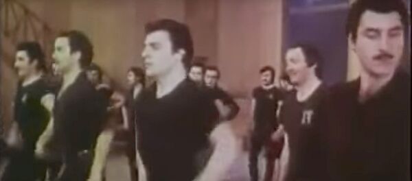 Легендарный ансамбль Сухишвили - репетиции трех поколений Легендарный ансамбль Сухишвили - репетиции трех поколений - Sputnik Грузия