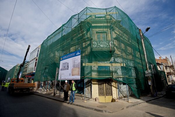 Дом на проспекте Агмашенебели, который будет отреставрирован в рамках проекта Новый Тифлис. - Sputnik Грузия