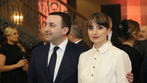 Ираклиq Гарибашвили c супругой Нунукой Тамазишвили - Sputnik Грузия