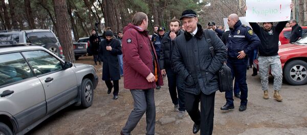 Сторонники Саакашвили освистали представителей УКРОПа - Sputnik Грузия