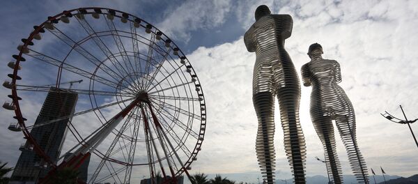 Скульптура Али и Нино Скульптура Али и Нино - Sputnik Грузия