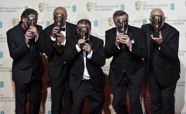 Звукорежиссеры фильма Выживший (The Revenant) после присуждения им награды Британской академии кино и телевизионных искусств (BAFTA) в номинации Лучший звук. - Sputnik Грузия