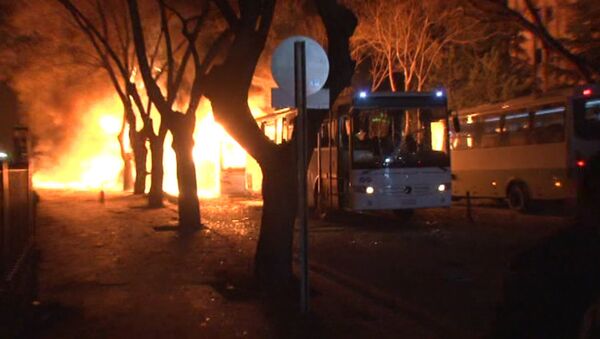 Заминированный автомобиль взорвался в центре Анкары. Кадры с места ЧП - Sputnik Грузия