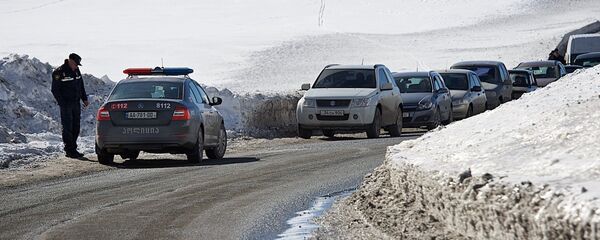 Патрульная полиция временно закрывает участок Военно-грузинской дороги - Sputnik Грузия