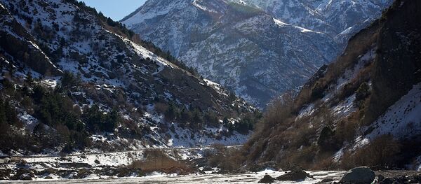 Военно-Грузинская дорога, неподалеку от российско-грузинской границы. - Sputnik Грузия
