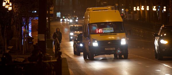 Маршрутное такси на проспекте Руставели - Sputnik Грузия