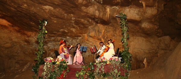 პრომეთეს მღვიმეში კლასიკური მუსიკის ჰანგები პრომეთეს მღვიმეში კლასიკური მუსიკის ჰანგები - Sputnik საქართველო