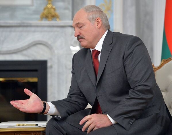 Лукашенко отметил, что очень ждал приезда Путина. Он выразил надежду, что так как и президент, и премьер РФ находятся в Минске, удастся решить все вопросы повестки дня ВГС. - Sputnik Грузия